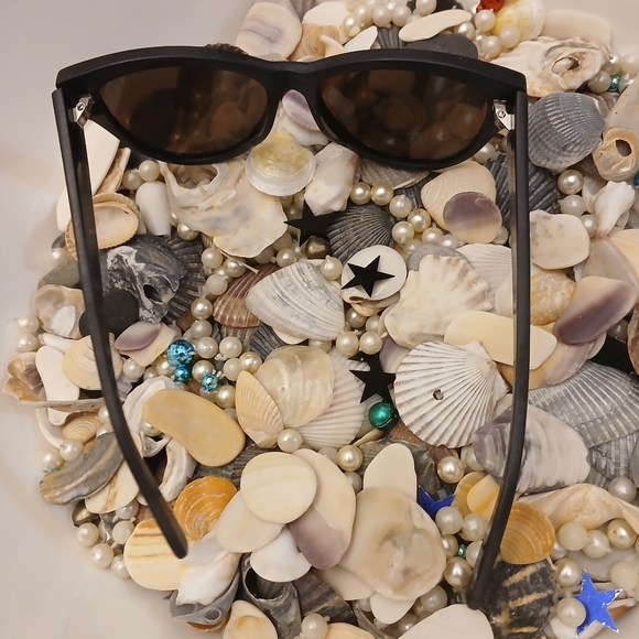 Saint Laurent Sunglasses - Picture 2 of 10